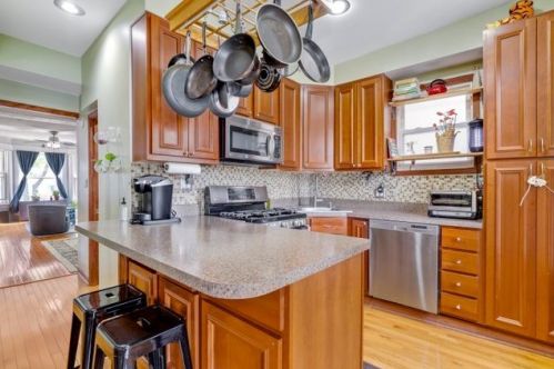 4214 Bernard St, Chicago IL 60618-1104 exterior