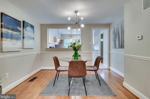 1560 Bruton Ct, Mc Lean VA 22101-4301 exterior