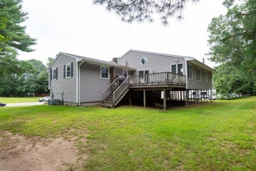 10 Howe St, Ipswich, MA 01938-1112