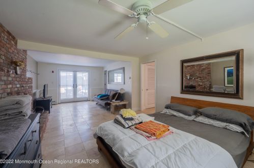 403 Newark Ave, Point Pleasant Beach NJ 08742-4141 exterior