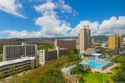 3045 Ala Napuaa Pl, Honolulu HI  96818-2792 exterior