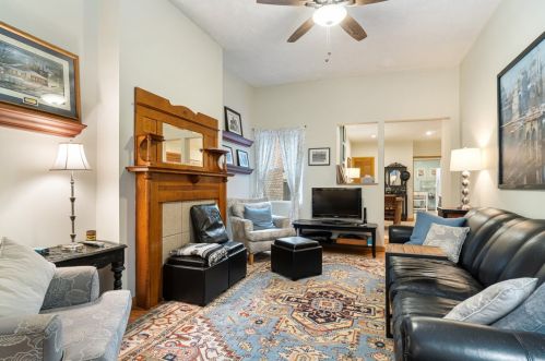 381 Fisk St, Pittsburgh PA 15201-1750 exterior