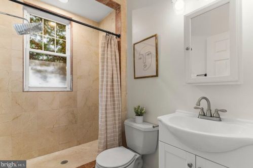 442 Manor Pl, Washington DC  20010-1714 exterior