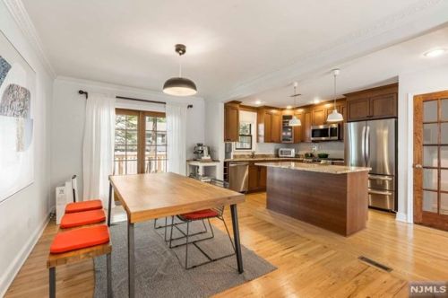 55 Stewart St, Demarest NJ  07627-1407 exterior