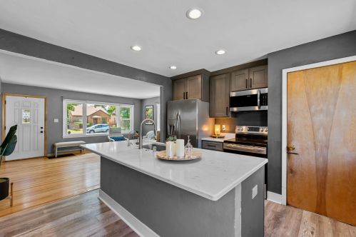 3319 Dayfield Ave, Milwaukee WI 53207-3112 exterior