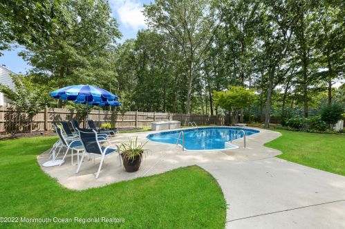 15 Calvary Ct, Jackson Twp NJ 08527-4833 exterior