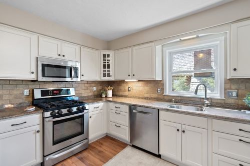 600 Parkview Dr, Pittsburgh PA  15243-2008 exterior