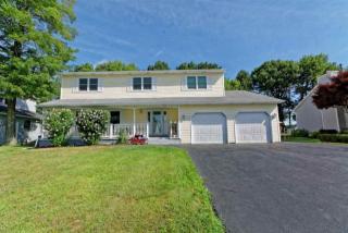 42 Glade Dr, Schenectady NY  12309-1970 exterior