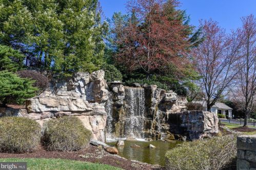 18285 Mullfield Village Ter, Leesburg VA  20176-7466 exterior