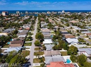 683 94 Ave, Naples FL 34108-2446 exterior