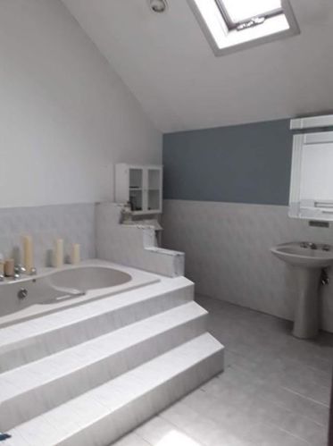 4942 2 Ave, Pittsburgh PA 15207-4600 exterior