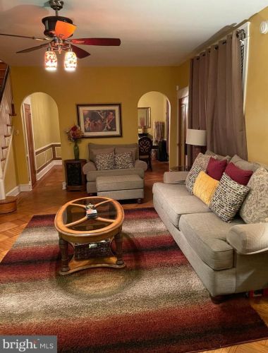 4035 Comly St, Philadelphia, PA 19135-3820