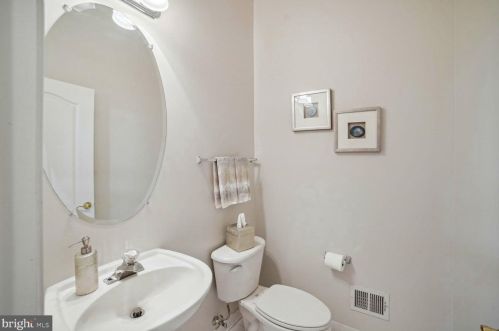 302 Ridgemont Ave, Rockville MD 20850-6061 exterior