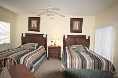 8333 Mulligan Cir, Fort Pierce FL 34986-3280 exterior