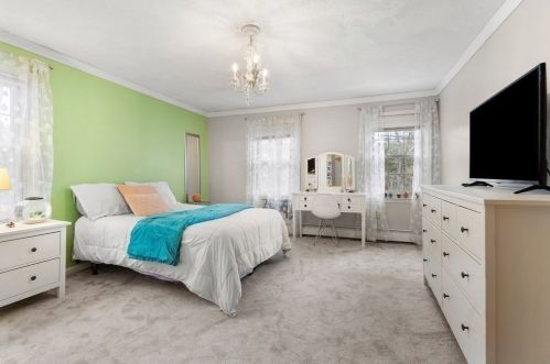 31 Candlestick Rd, North Andover MA 01845-3235 exterior