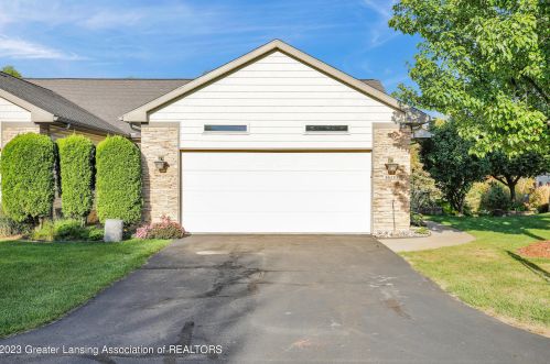 16110 Park Lake Rd, East Lansing, MI 48823-9480