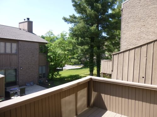 211 Pine Ct, Pittsburgh PA 15237-2634 exterior