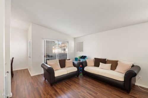 2154 Blackberry Cir, Oxnard, CA 93036-9063