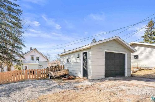 4215 Gladstone St, Duluth MN 55804-1923 exterior