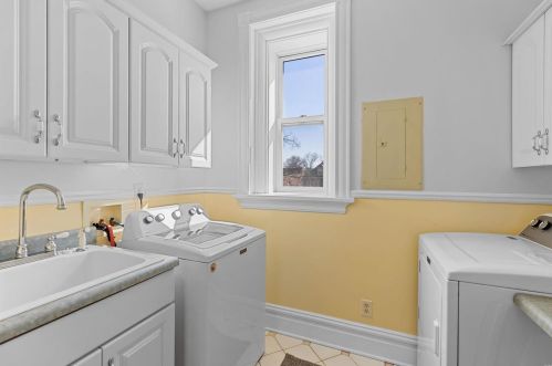 3826 Arsenal St, Saint Louis MO 63116-4803 exterior