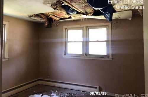 23 Lancer Dr, Enfield CT 06082-1932 exterior