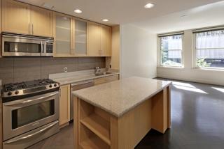 1301 4th Ave, Seattle WA  98101-2503 exterior