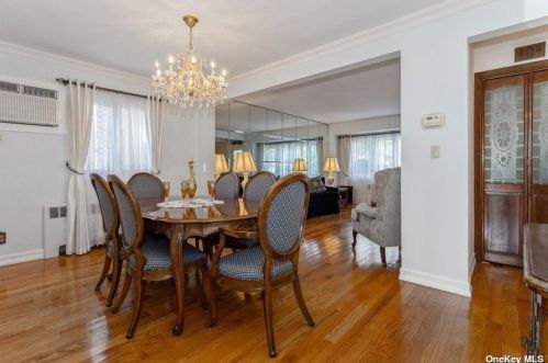 14 Lydia St, Valley Stream NY 11580-2714 exterior