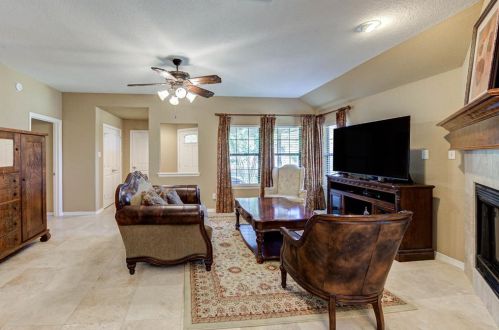 108 Golfview, Montgomery TX 77356-8853 exterior