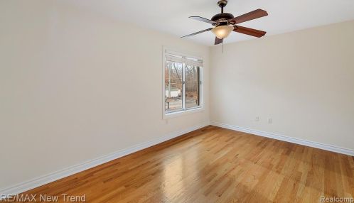 692 Appalachi St, Walled Lake MI  48390-1005 exterior