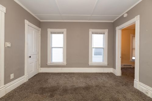 1408 Westnedge Ave, Kalamazoo MI 49007-2426 exterior