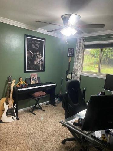 1464 Hollywood St, Pittsburgh PA 15205-3426 exterior