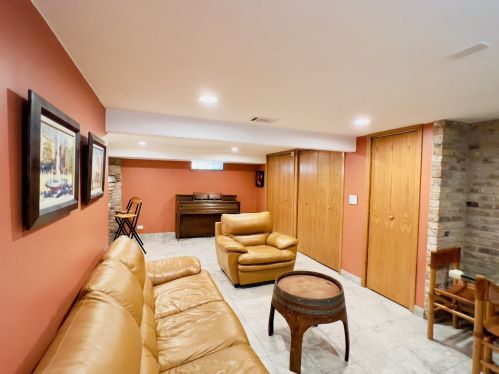 6244 Keeler Ave, Chicago IL 60803-1906 exterior