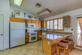 148 Michelle Dr, Phoenix, AZ 85023-6472