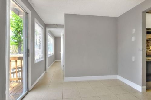 10712 Connechusett Rd, Tampa FL 33617-3410 exterior