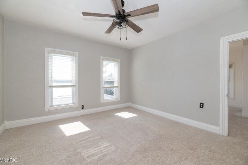 1104 Hoffman St, Three Rivers MI 49093-1017 exterior