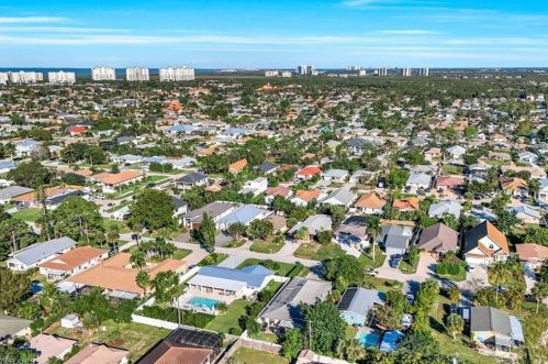 724 102 Ave, Naples FL 34108-3214 exterior