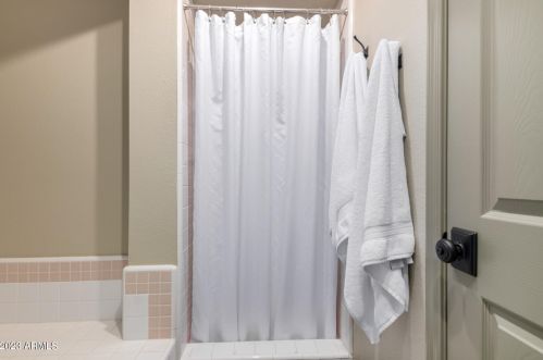 11039 11th St, Phoenix AZ  85020-5852 exterior