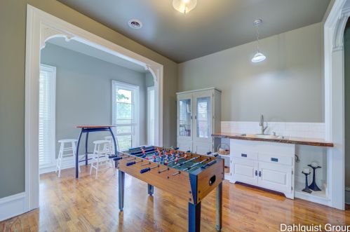 523 Clay Ave, Meskegon MI 49440-1002 exterior