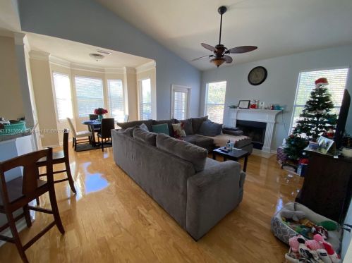 10524 Villa View Cir, Tampa, FL 33647-2599