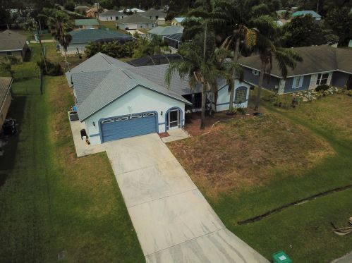 1642 Gemini Ln, Fort Pierce, FL 34984-3616