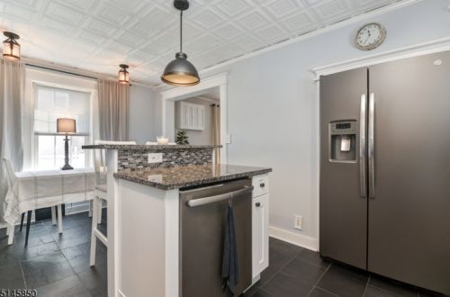 18 Hamilton St, Bloomingdale NJ 07403-1731 exterior