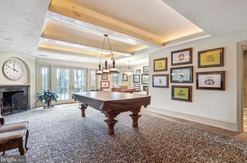 24 Lakewood Dr, Media PA 19063-1807 exterior