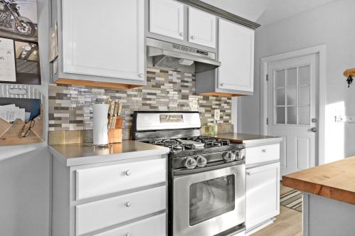 1224 Valley Ave, Grand Rapids MI 49504-2965 exterior