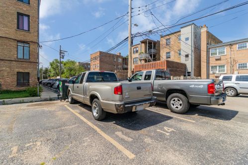 7552 Bell Ave, Chicago IL 60645-1938 exterior