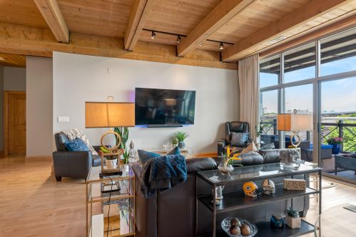 541 Erie St, Milwaukee WI 53202-0061 exterior