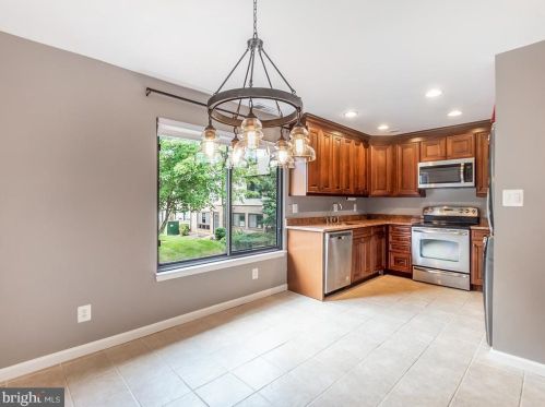 1736 Westwind Way, Mc Lean VA 22102-1606 exterior