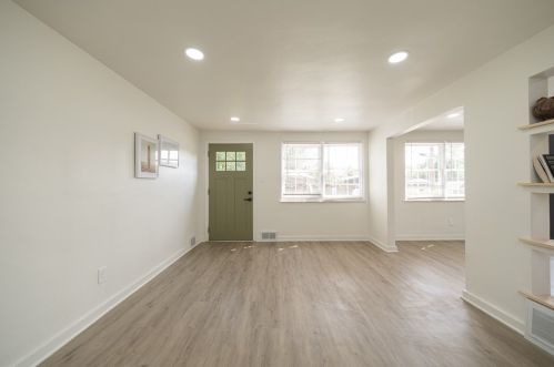 110 Briarwood Dr, Pittsburgh PA  15235-4301 exterior