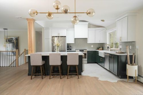 451 Storms Rd, Valley Cottage NY 10989-1215 exterior