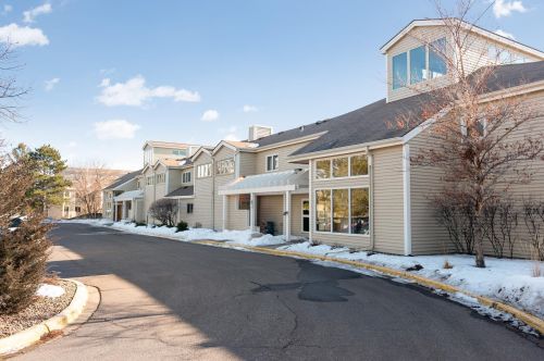 1392 Carling Dr, Saint Paul, MN 55108-4201