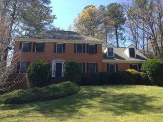 4137 Barberry Dr, Roswell, GA 30075-2644